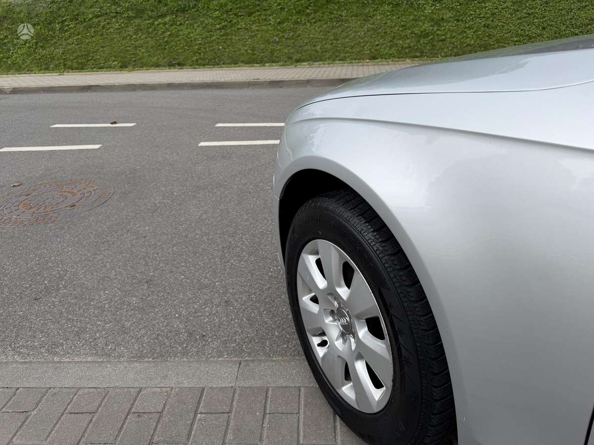 Audi A4 2010 — photo 10