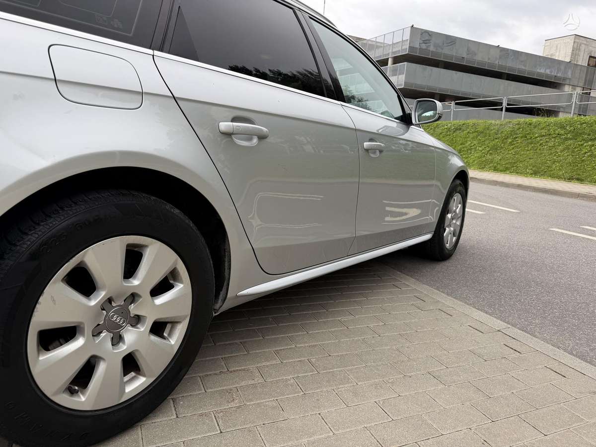 Audi A4 2010 — photo 11