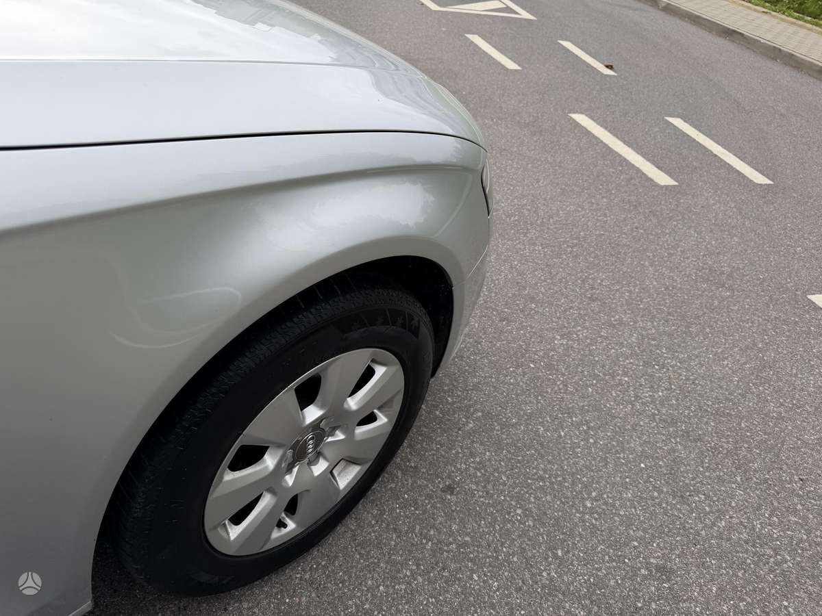 Audi A4 2010 — photo 12