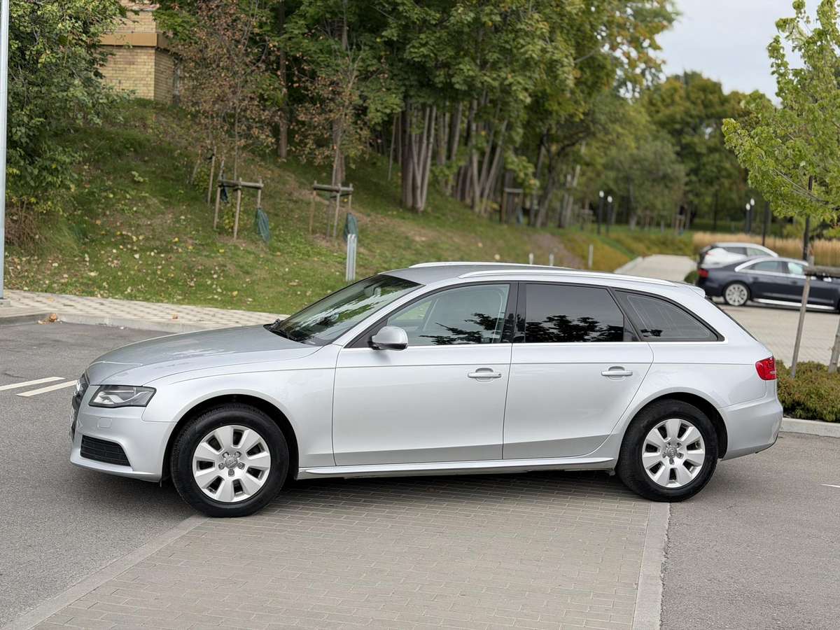 Audi A4 2010 — engine 1968 cm³, 143 HP (105kW)