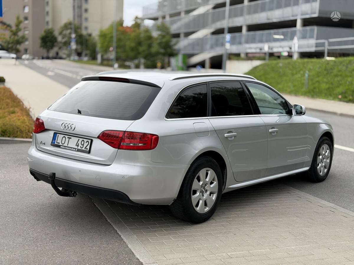 Audi A4 2010 — photo 6