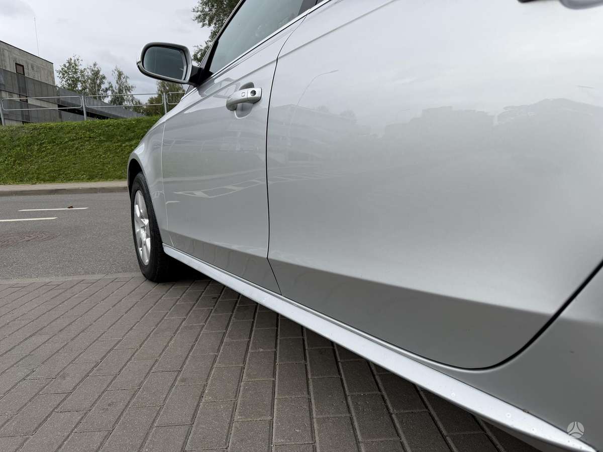 Audi A4 2010 — photo 9
