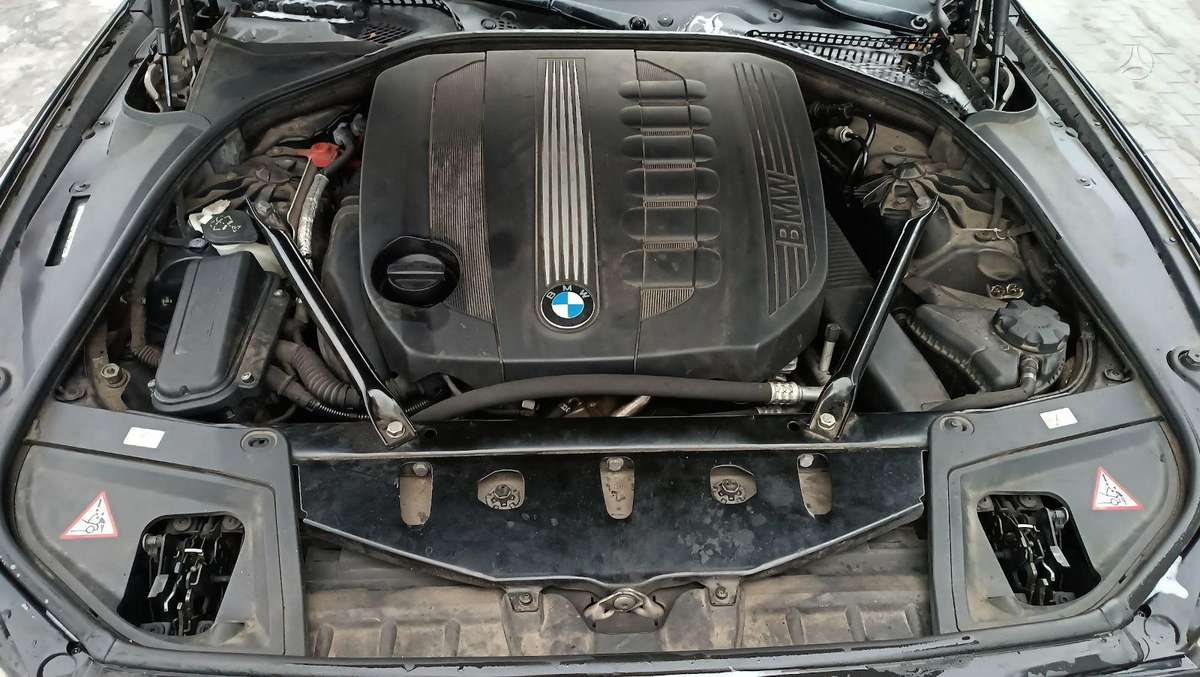 BMW 525 2011 — фото 8