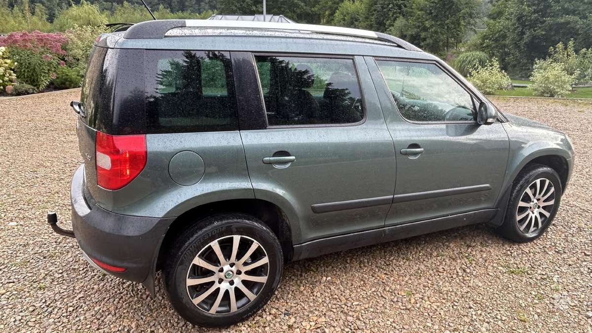 Skoda Yeti 2012 — вигляд ззаду