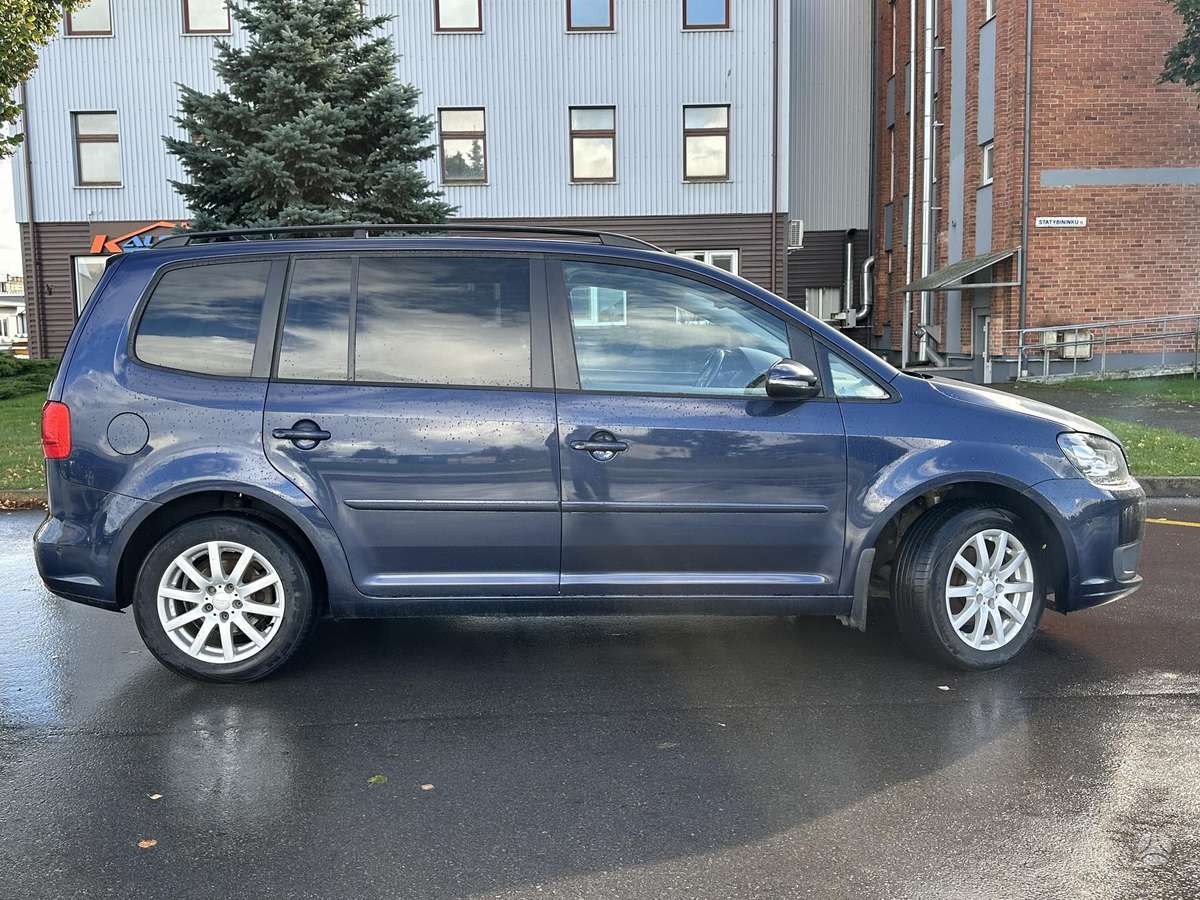 Volkswagen Touran 2013 — photo 10