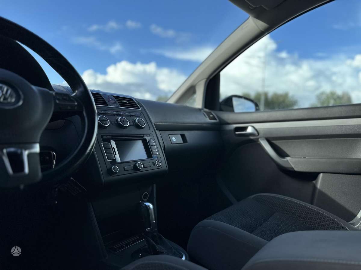 Volkswagen Touran 2013 — photo 15
