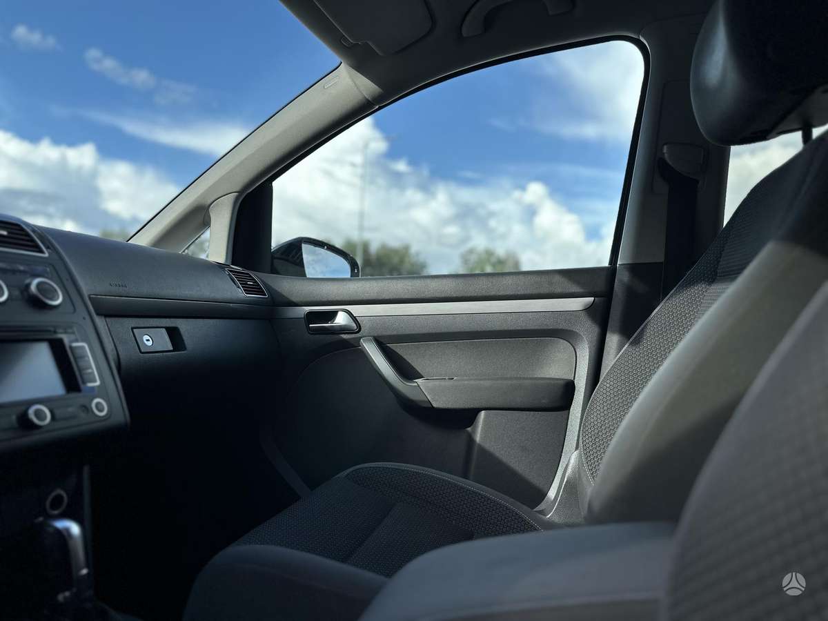 Volkswagen Touran 2013 — photo 16