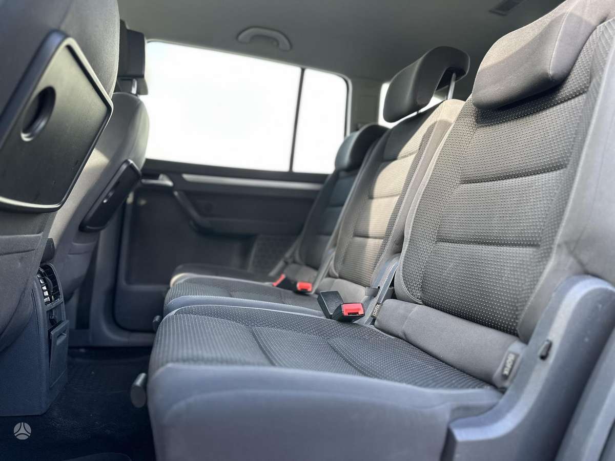 Volkswagen Touran 2013 — photo 18