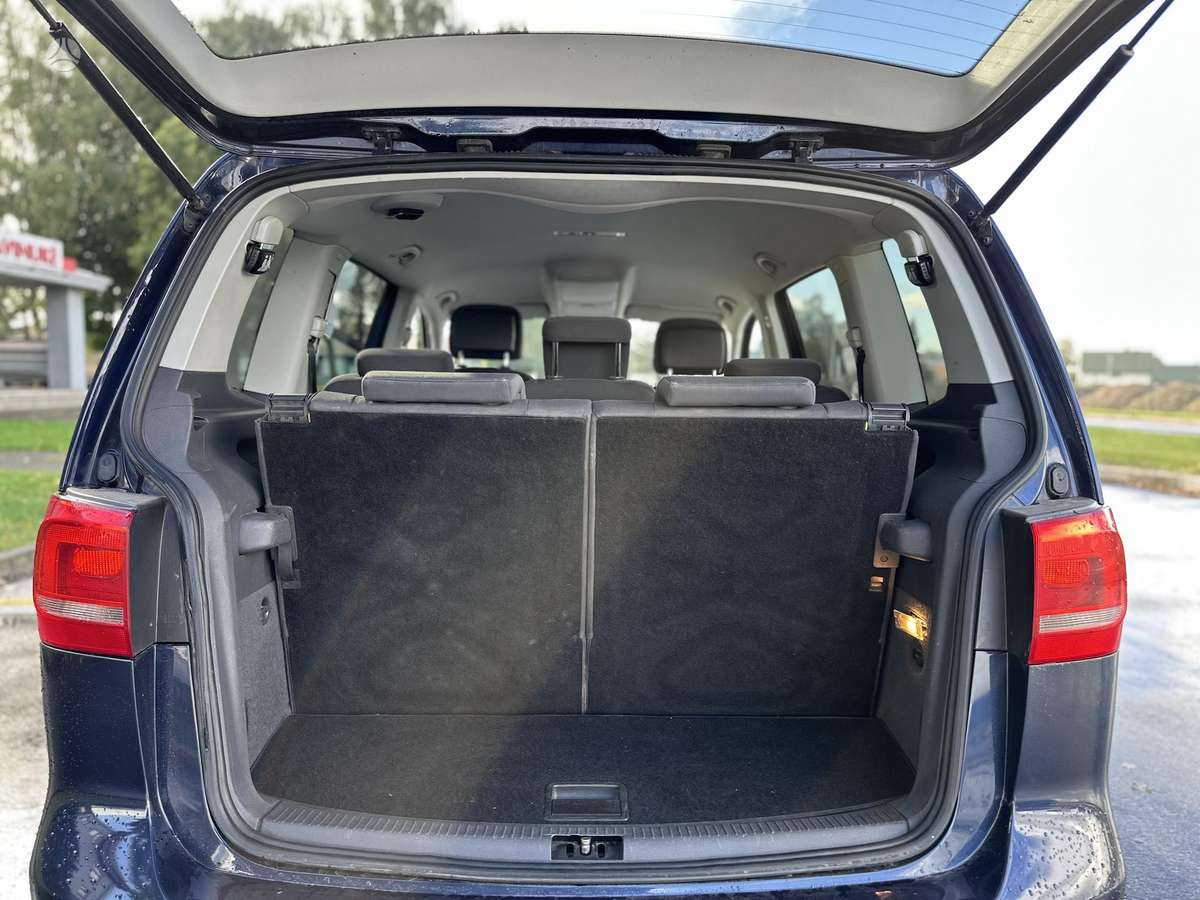 Volkswagen Touran 2013 — photo 19