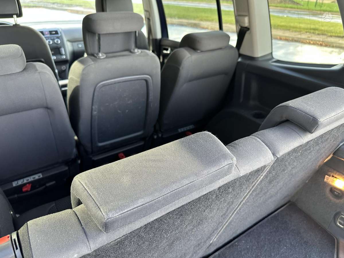 Volkswagen Touran 2013 — photo 20