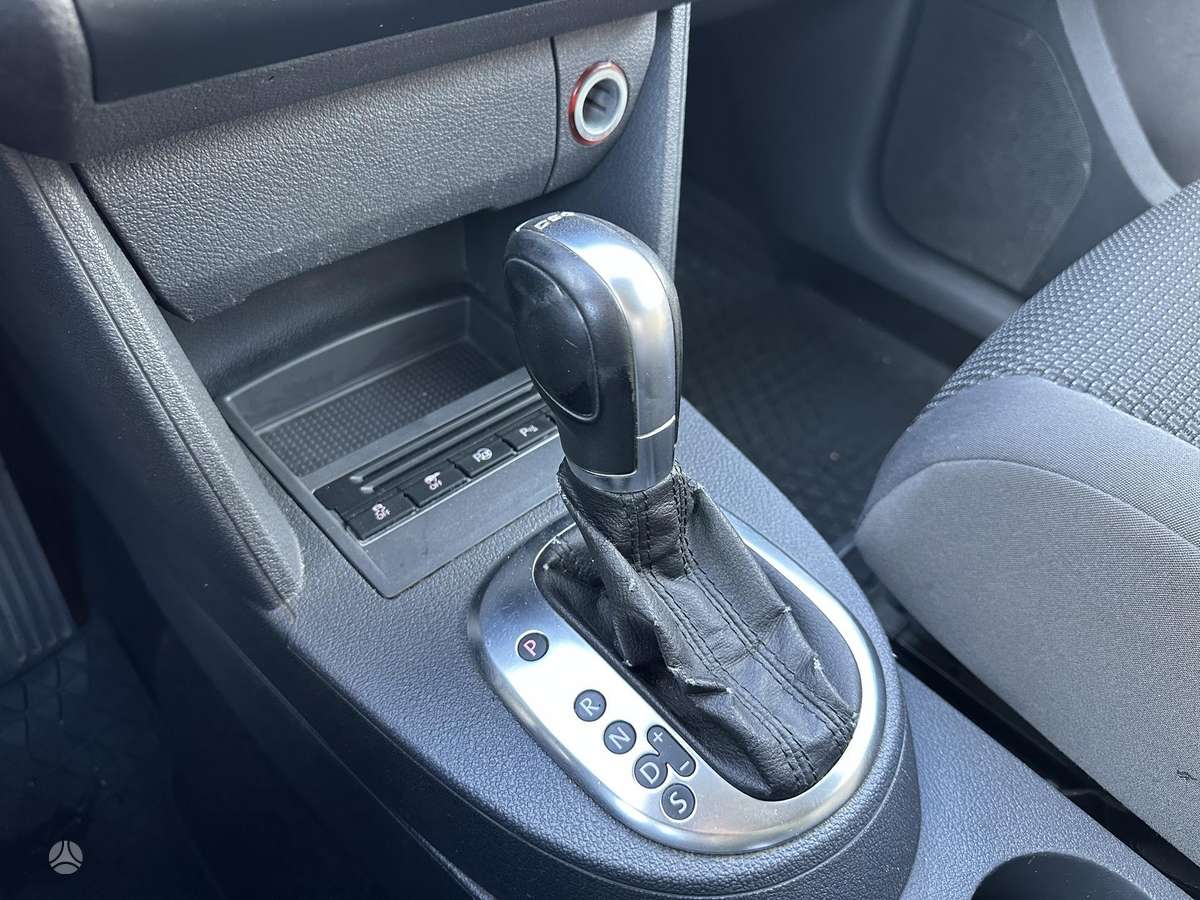 Volkswagen Touran 2013 — photo 23