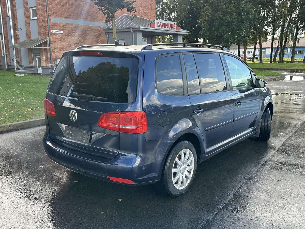 Volkswagen Touran 2013 — photo 9