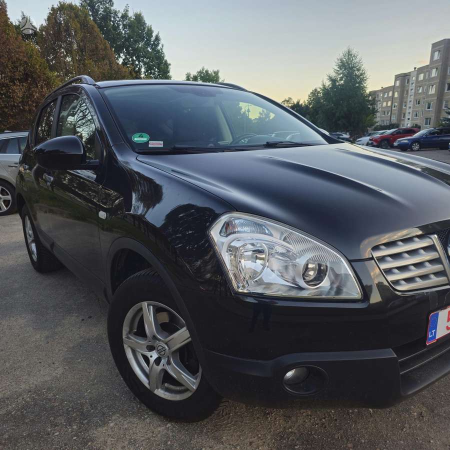 Nissan Qashqai 2010 — engine 1997 cm³, 141 HP (104kW)