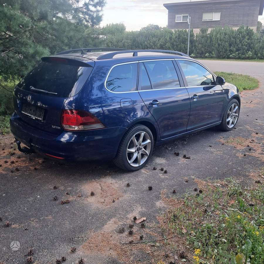 Volkswagen Golf 2011 — engine 1968 cm³, 140 HP (103kW)