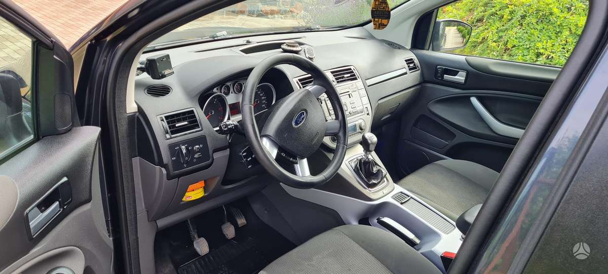 Ford Kuga 2010 — photo 11