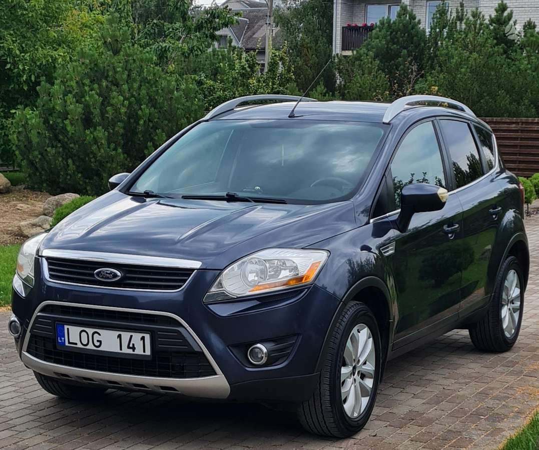 Ford Kuga 2010 — interior