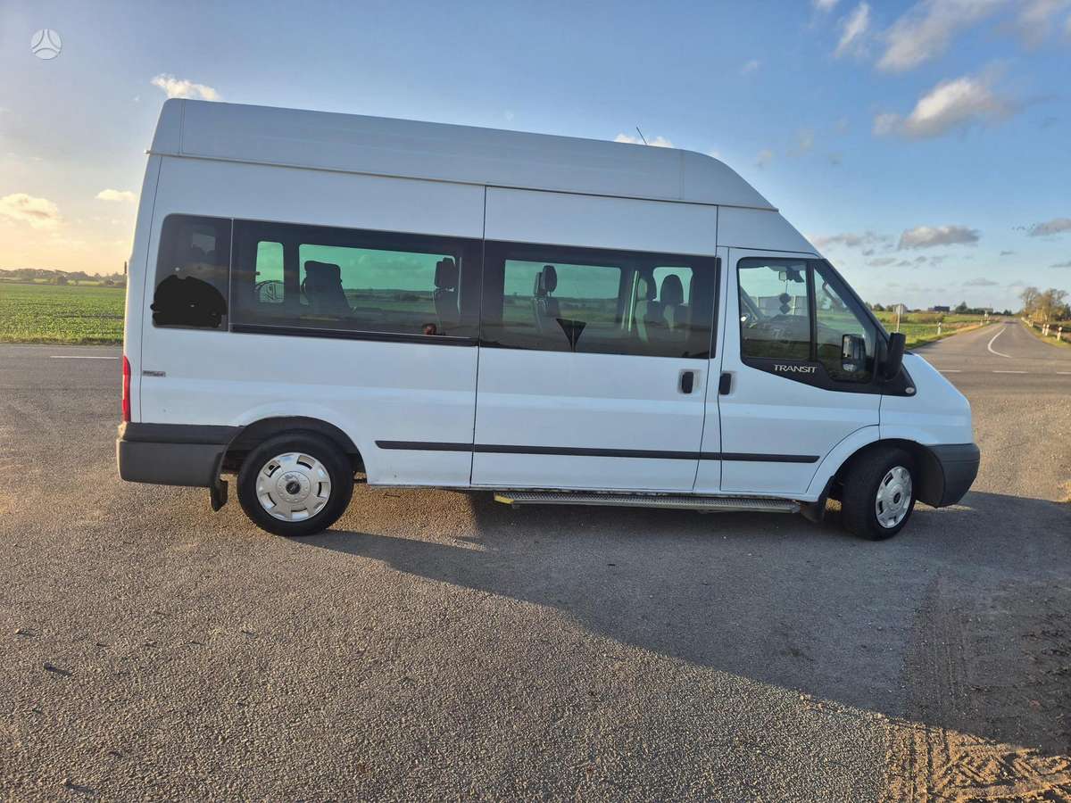 Ford Transit 2012 — rear view