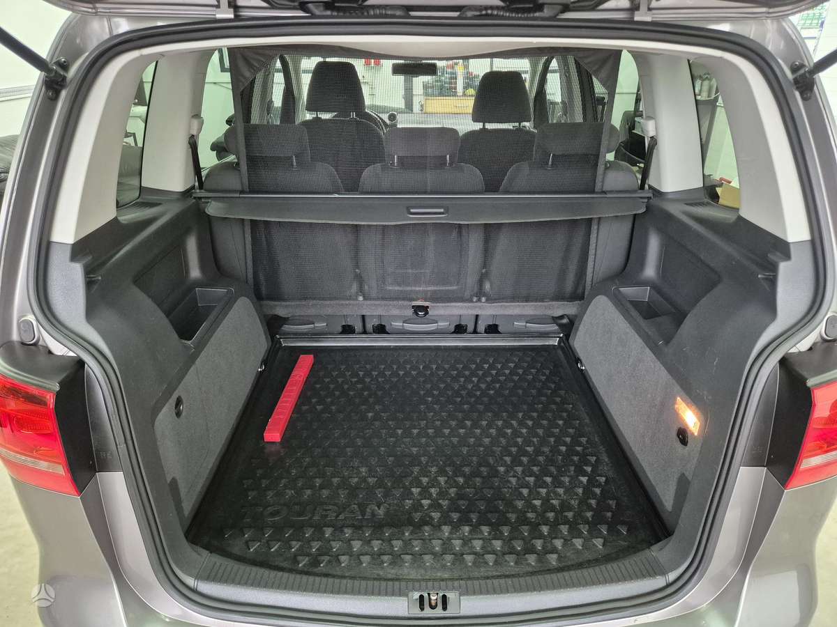 Volkswagen Touran 2011 — photo 10