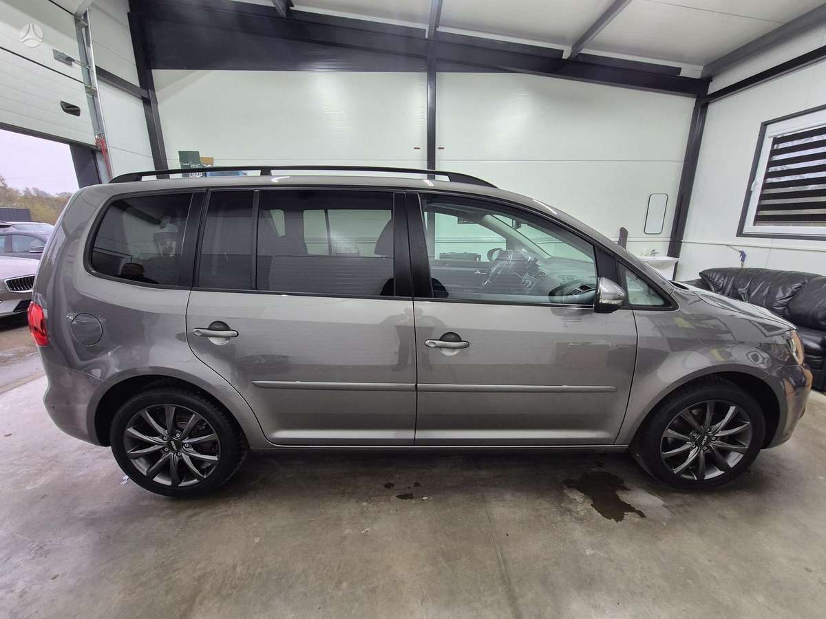 Volkswagen Touran 2011 — photo 5