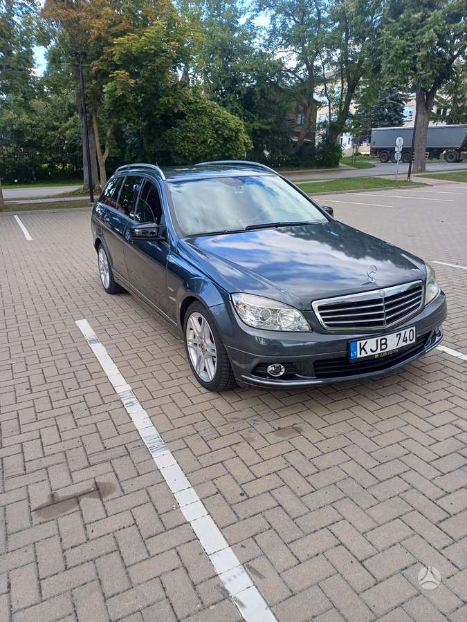 Mercedes-Benz C220 2008 — вигляд ззаду