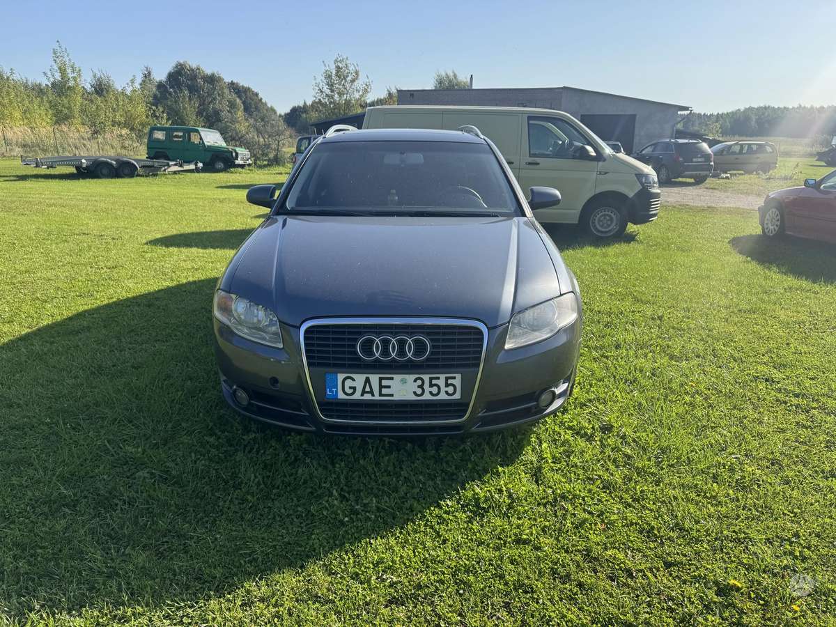 Audi A4 2005 — вигляд ззаду
