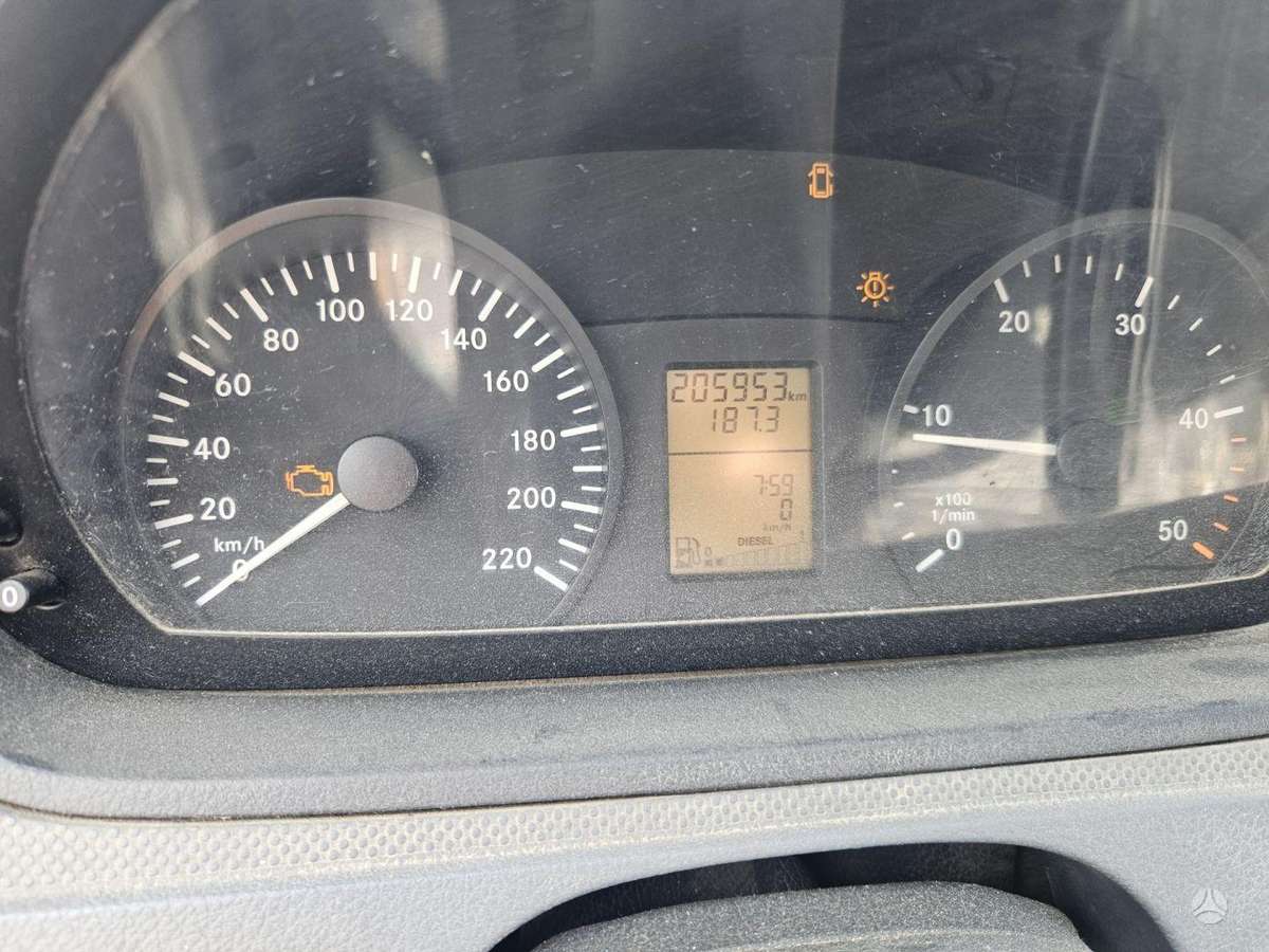 Mercedes-Benz -kita- 2009 — photo 10