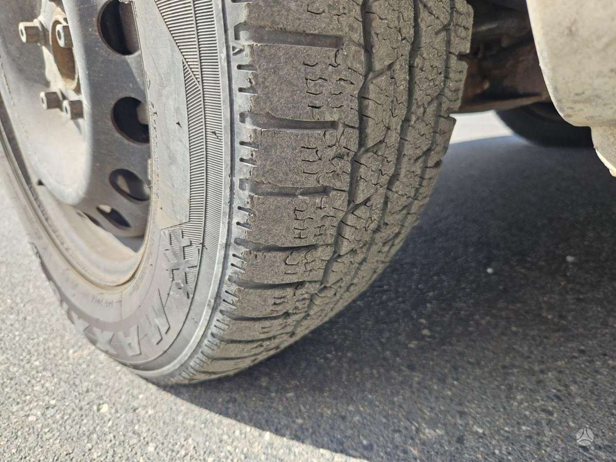 Mercedes-Benz -kita- 2009 — photo 17