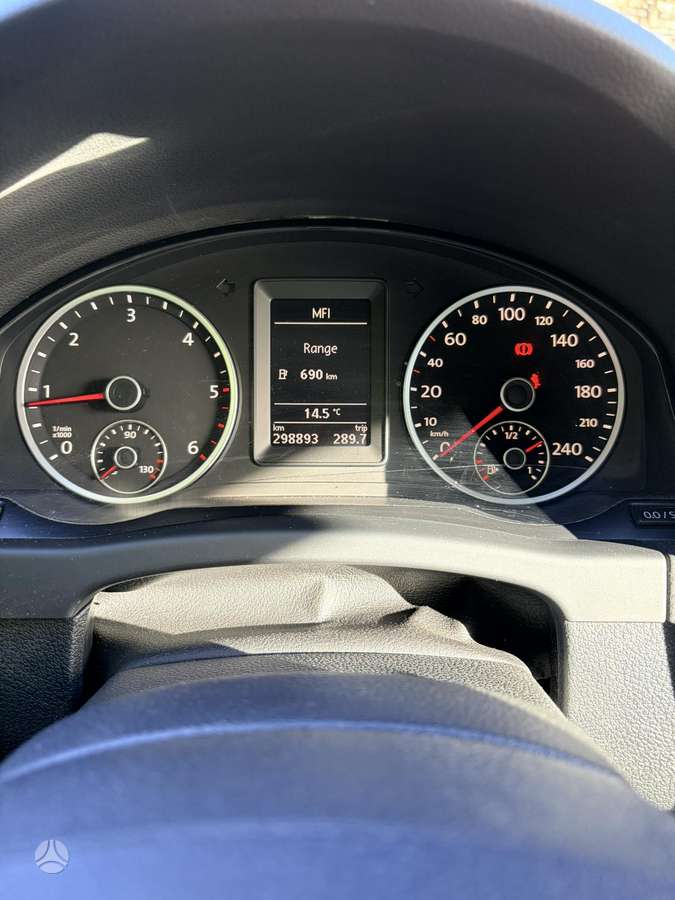 Volkswagen Tiguan 2010 — photo 24