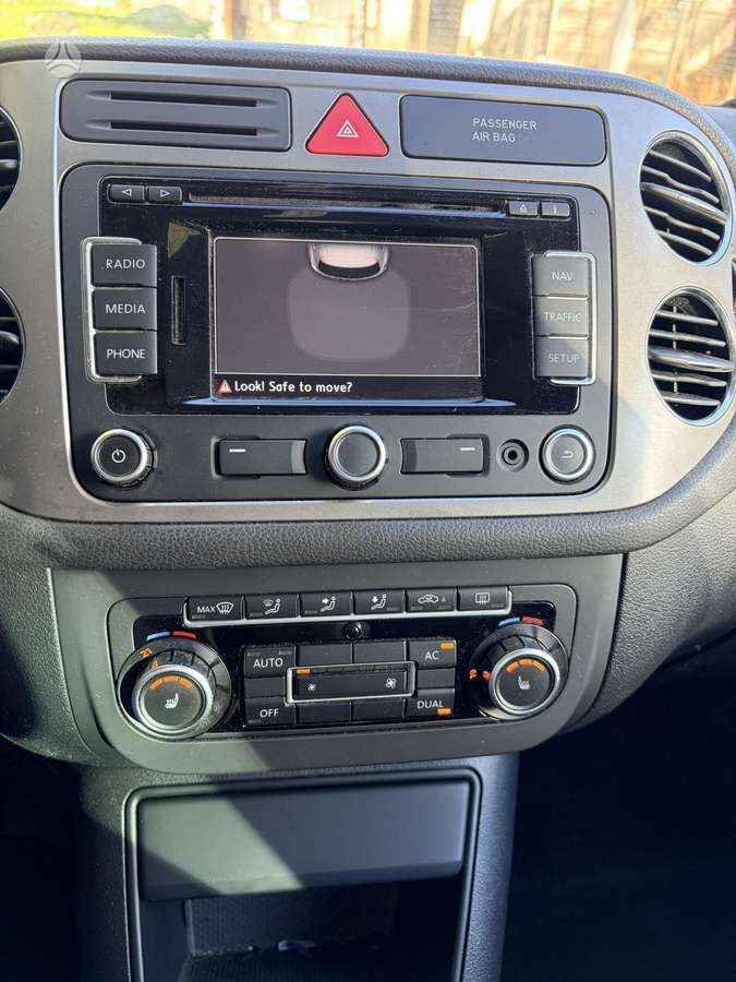 Volkswagen Tiguan 2010 — photo 25