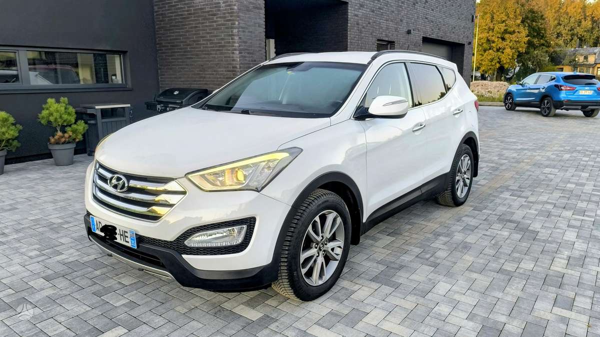 Hyundai Santa 2013 — вигляд ззаду