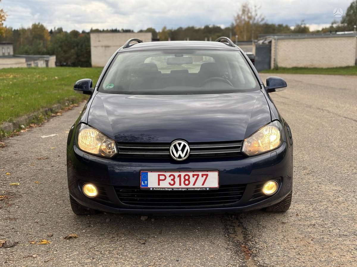 Volkswagen Golf 2011 — interior