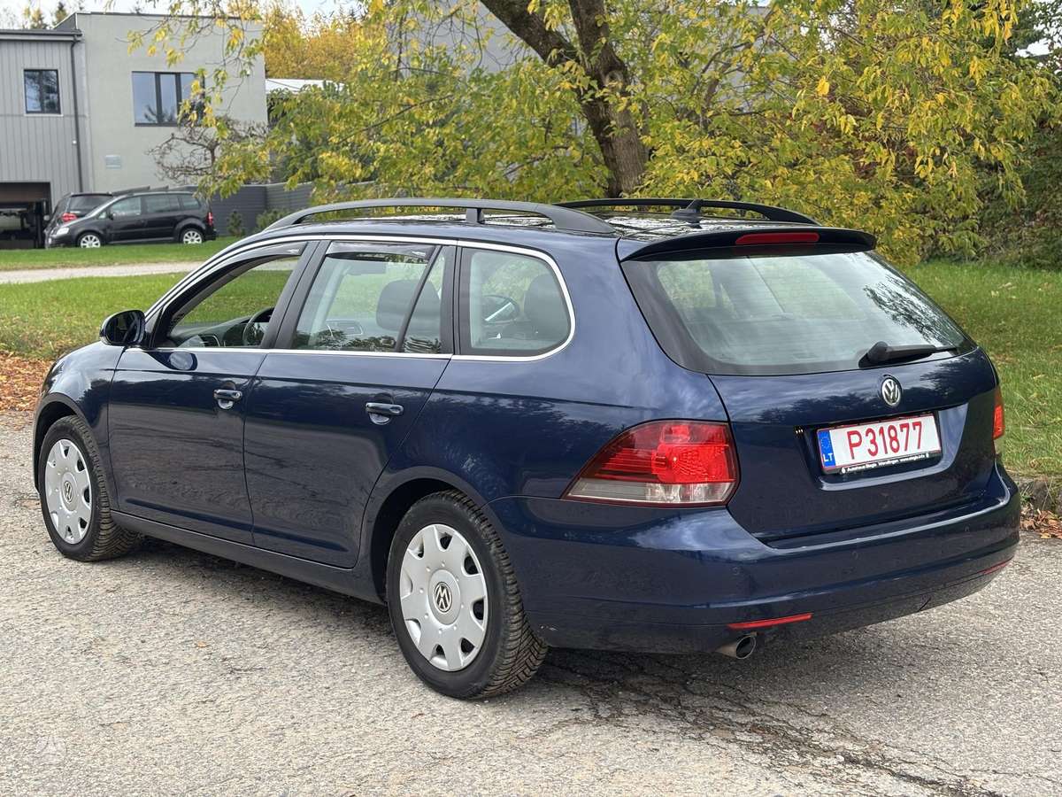 Volkswagen Golf 2011 — engine 1598 cm³, 105 HP (77kW)