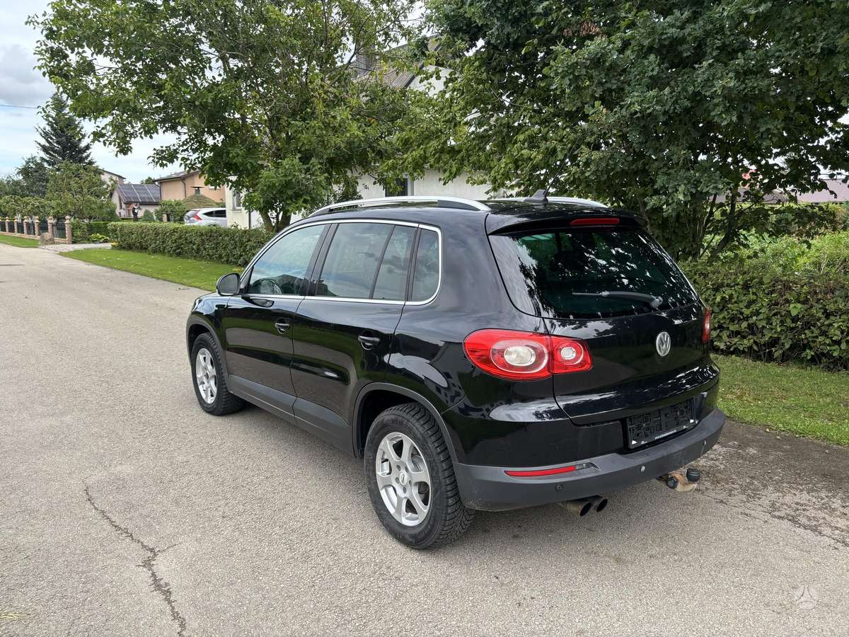 Volkswagen Tiguan 2010 — engine 1968 cm³, 140 HP (103kW)
