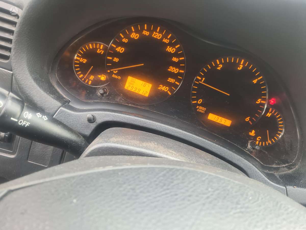 Toyota Avensis 2004 — photo 9