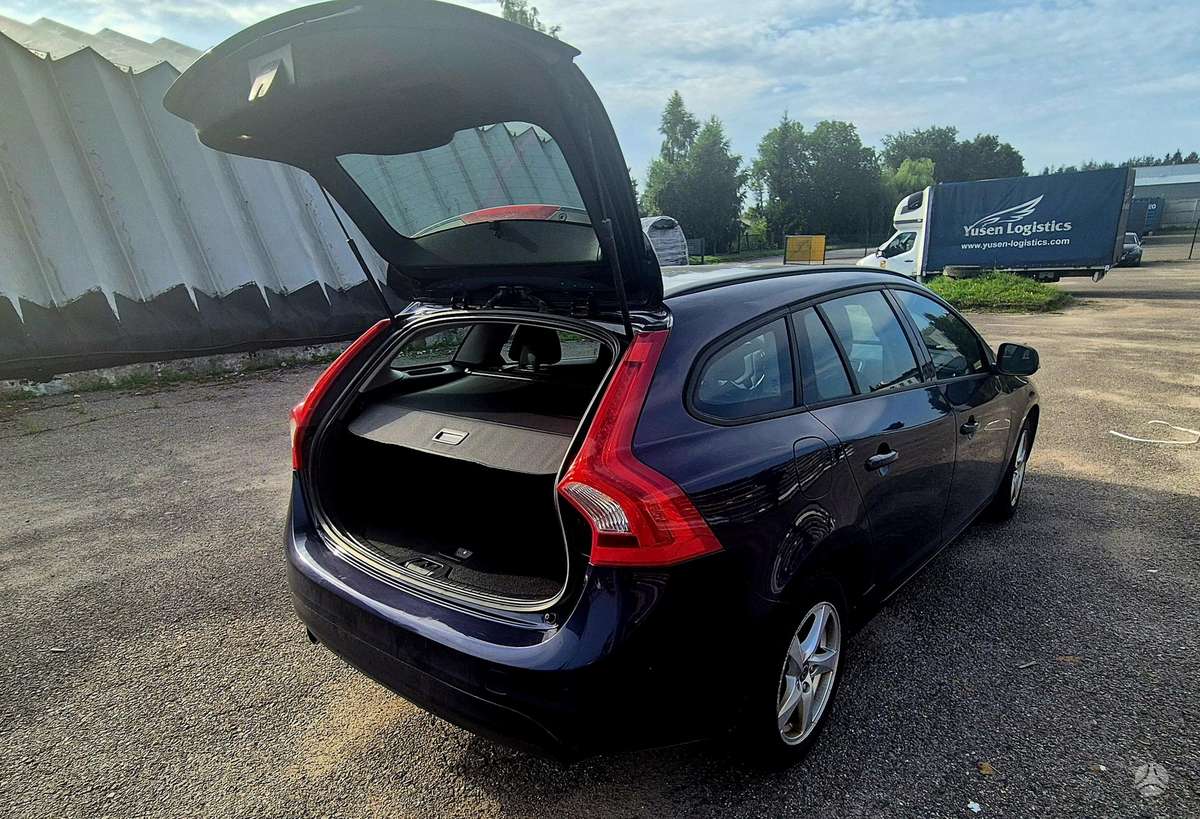 Volvo V60 2014 — photo 10