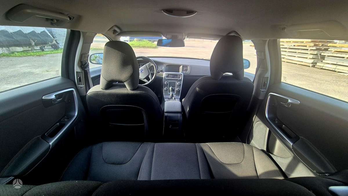 Volvo V60 2014 — photo 17