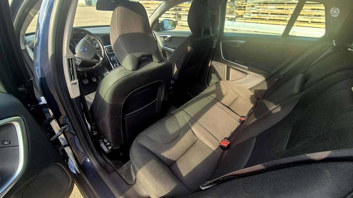 Volvo V60 2014 — photo 19