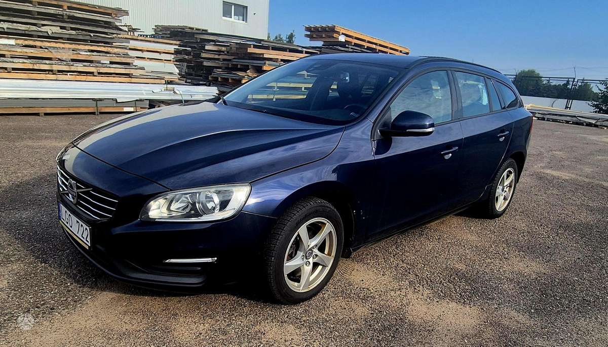 Volvo V60 2014 — rear view