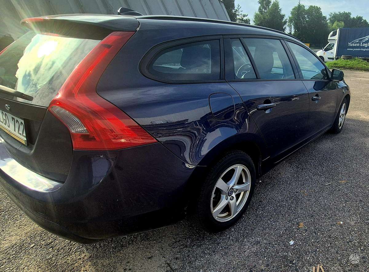 Volvo V60 2014 — photo 6