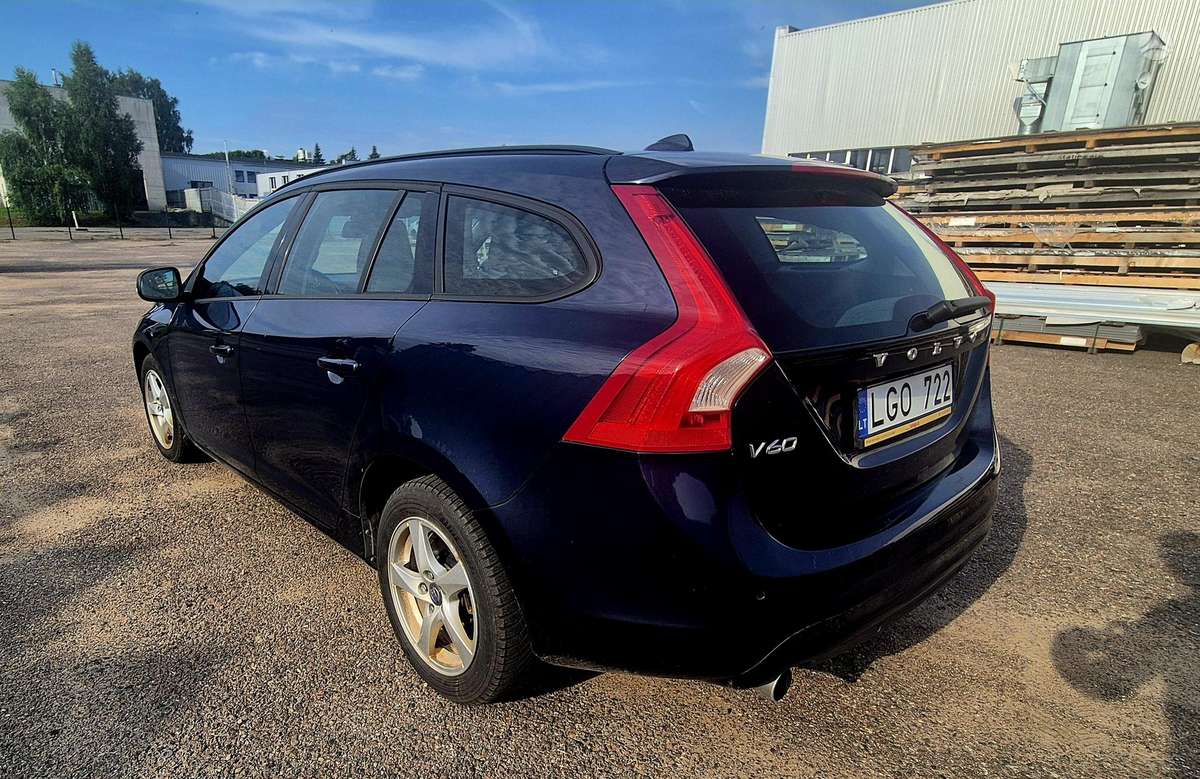 Volvo V60 2014 — photo 7