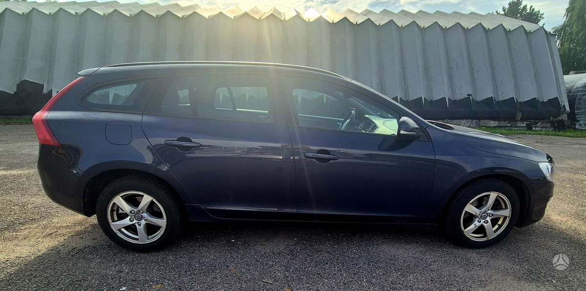 Volvo V60 2014 — photo 8