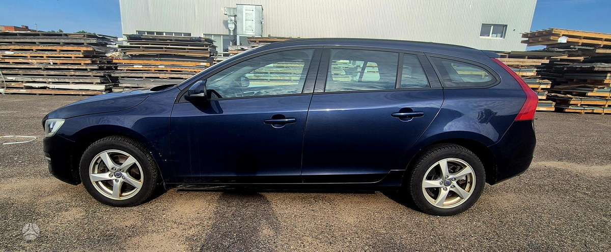 Volvo V60 2014 — photo 9