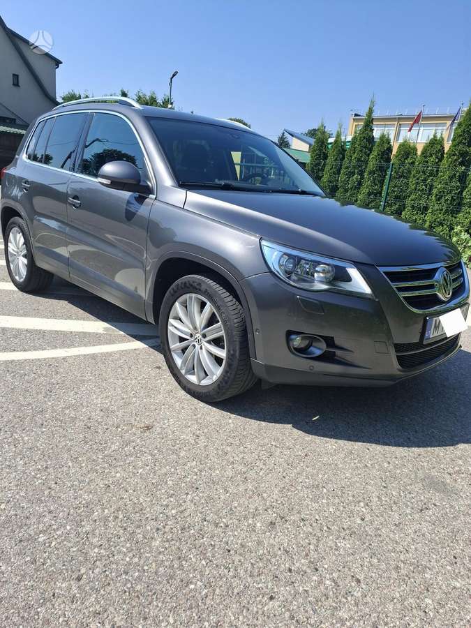 Volkswagen Tiguan 2010 — салон