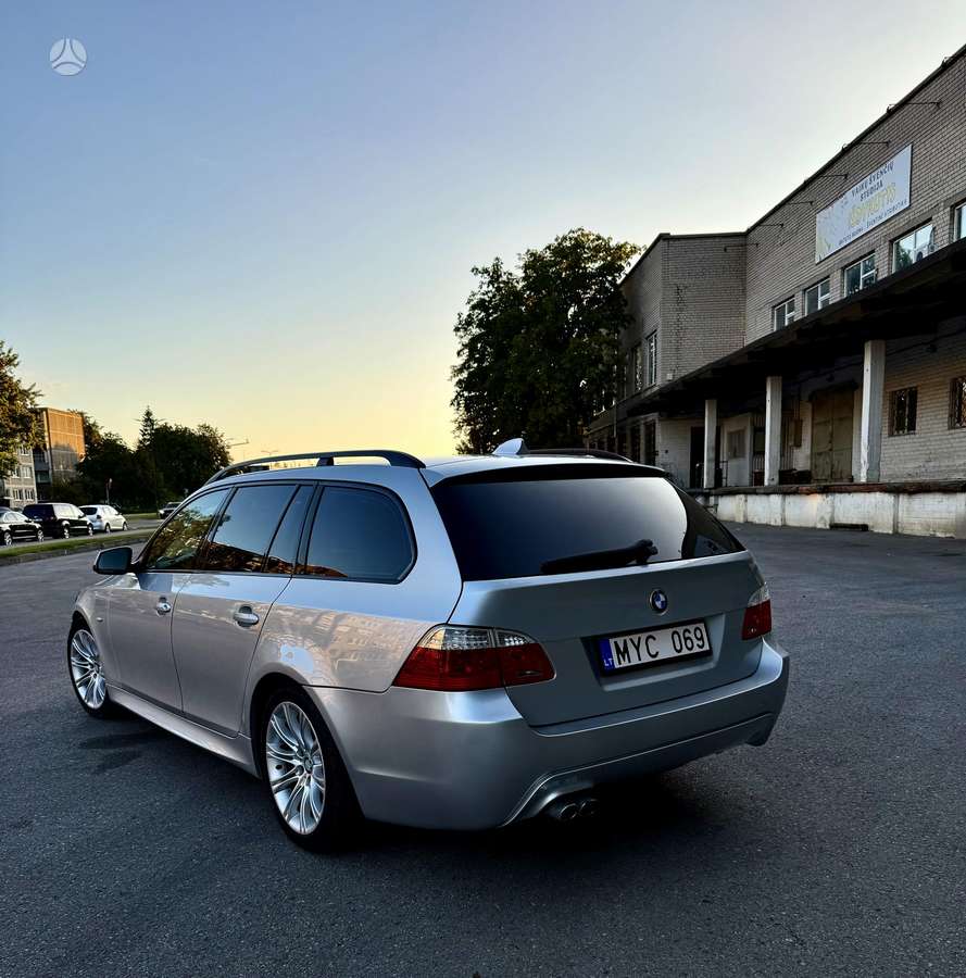 BMW 530 2009 — engine 3000 cm³, 197 HP (145kW)