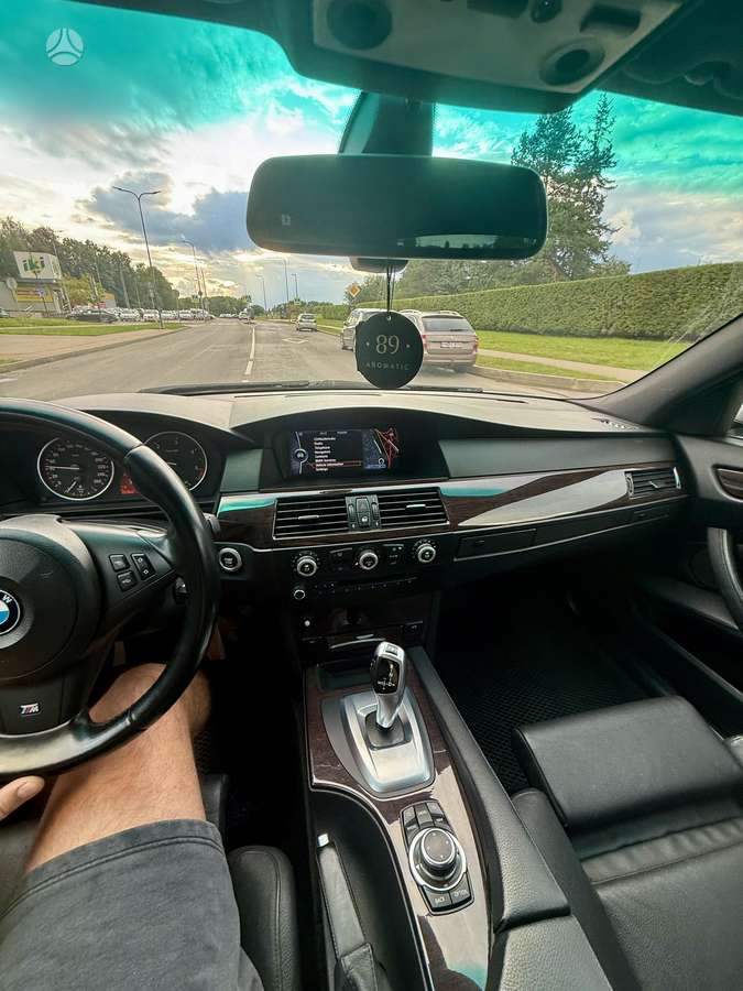 BMW 530 2009 — photo 5