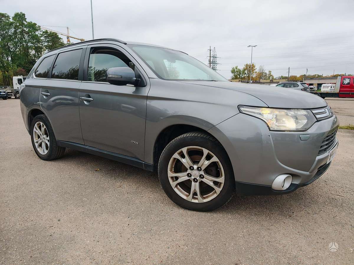 Mitsubishi Outlander, 2014