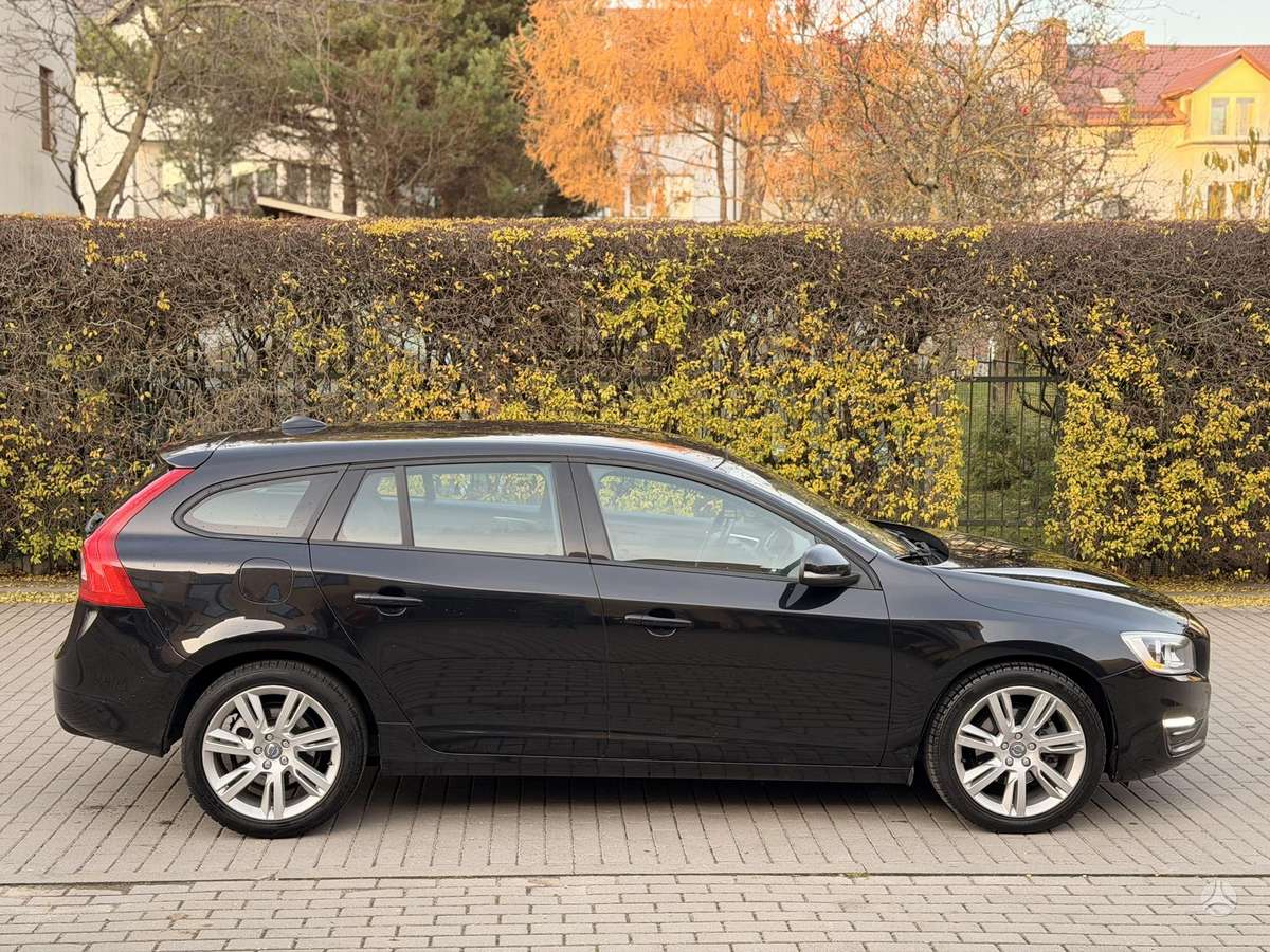 Volvo V60 2015 — двигун 1560 cm³, 116 HP (85kW)