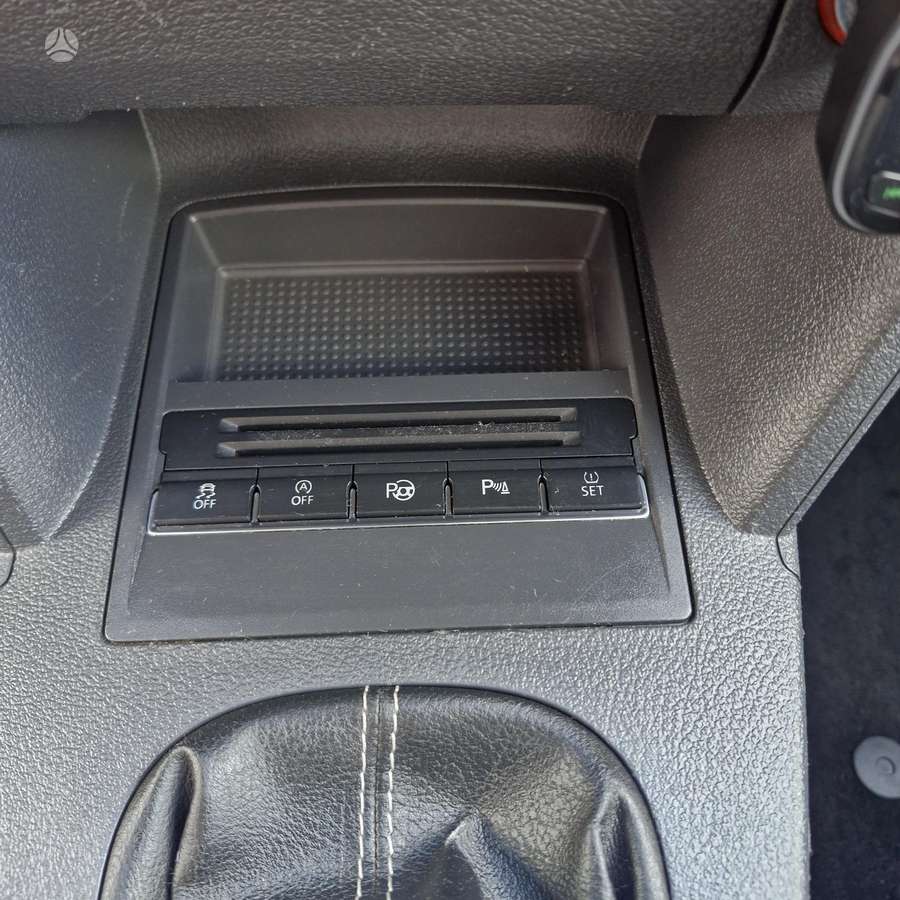 Volkswagen Touran 2012 — photo 10