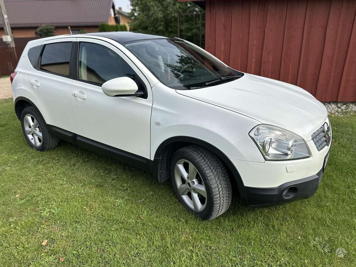 Nissan Qashqai 2008 — rear view
