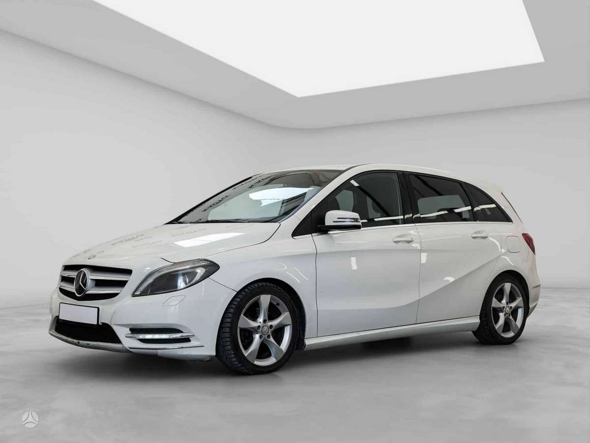 Mercedes-Benz B180, 2014